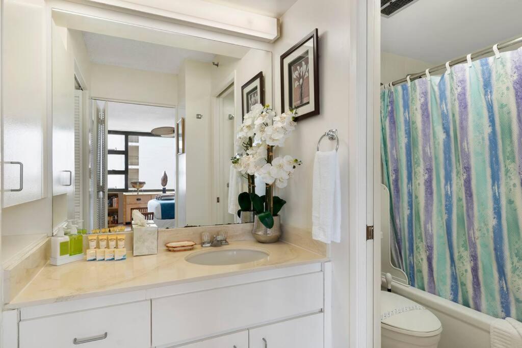 Aloha 1 Bed 1 Bath Sleeps 4 Apartment