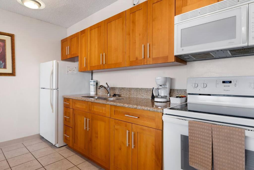 Apartment Aloha 1 Bed 1 Bath Sleeps 4