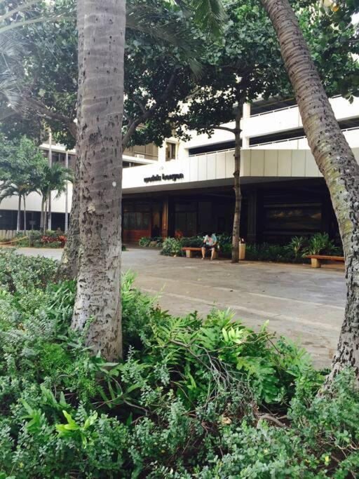 Aloha 1 Bed 1 Bath Sleeps 4 Apartment